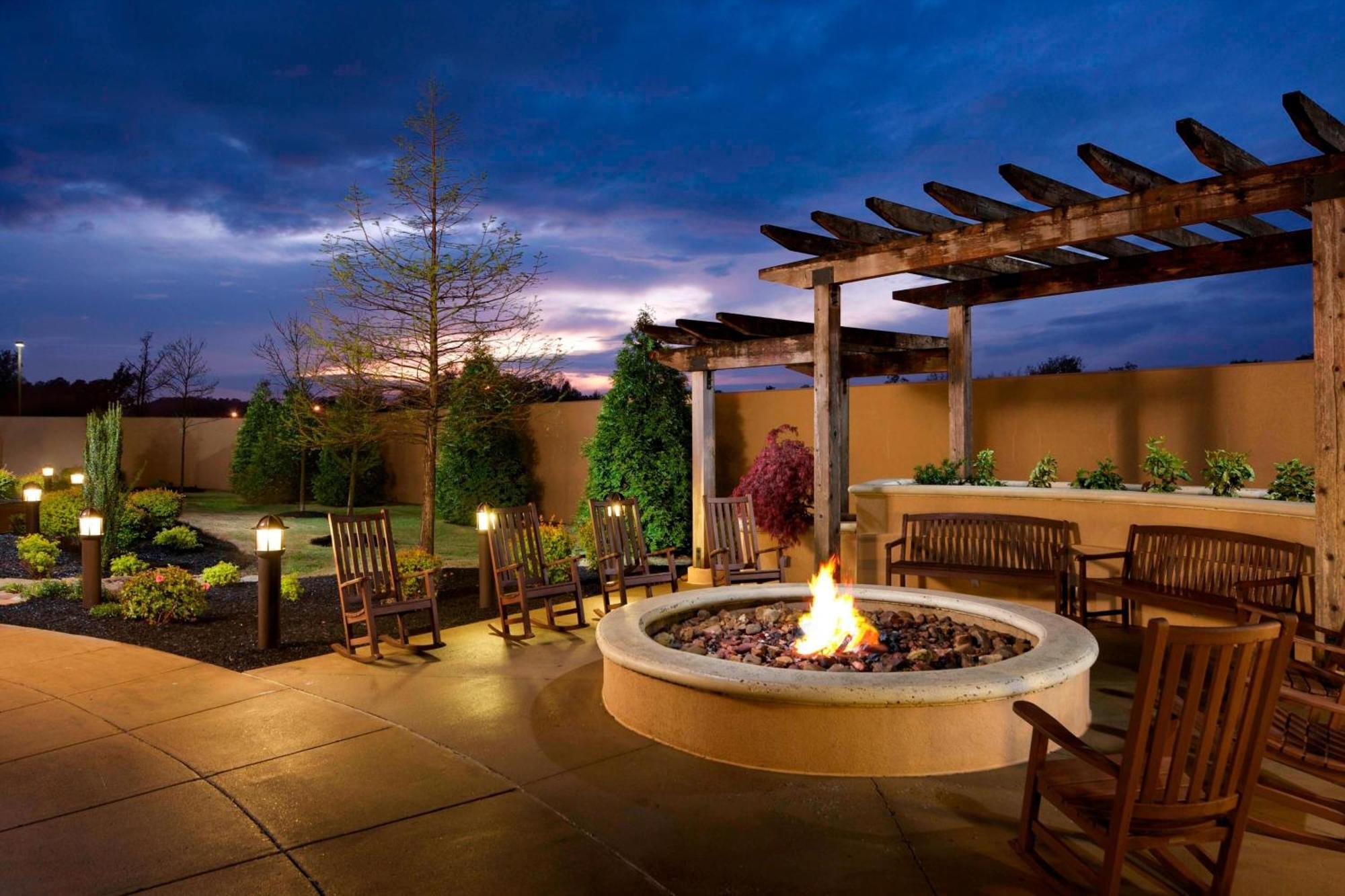 Courtyard By Marriott Jackson Hotel Exterior photo